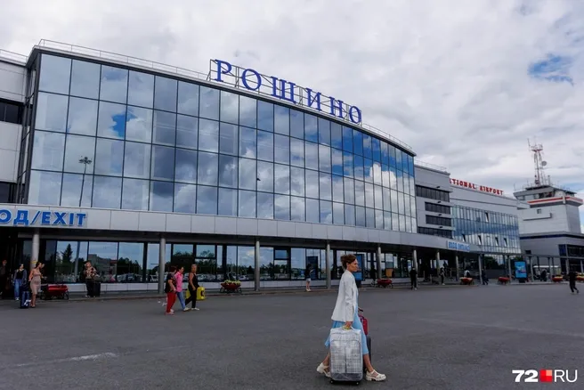 Аэропорты Рощино и Ремезов приостановили приём и выпуск самолётов