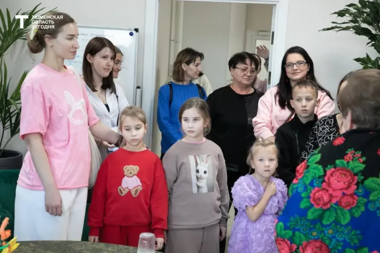Семьи участников СВО в Тюмени испекли пироги ко Дню народного единства